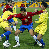Казахстан одержал первую победу. На фото слева направо: Кайрат Аширбеков, Боско Янкович, Фархадбек Ирисметов