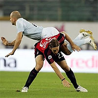 Лацио в лице Тамаззо Рокки сбит с ног Миланом, и Амброзини начал разгром
