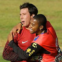 Дони и Робиньо (Бразилия) на тренировке перед чемпионатом мира 2010 в ЮАР