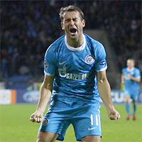 Александр Кержаков (Зенит) в матче Лиги чемпионов против Порту